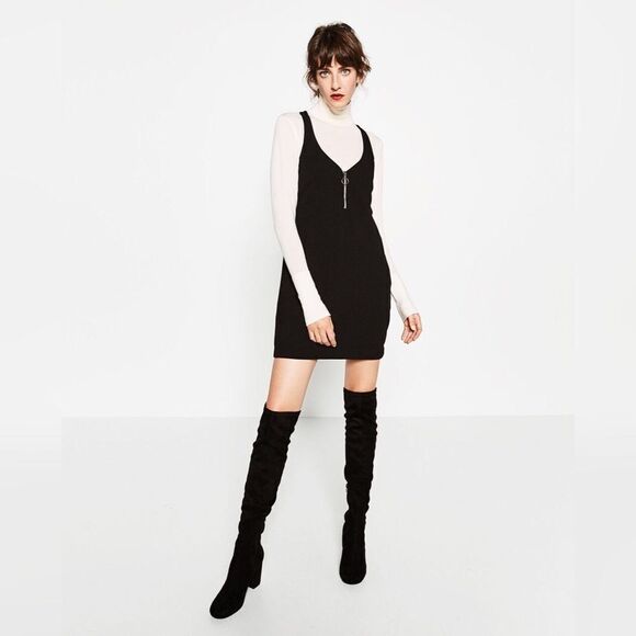 Zara Dresses & Skirts - ✨ZARA DRESS WITH A SWEETHEART NECKLINE✨